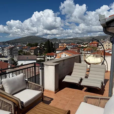 4-bedroom Family Paradise With View