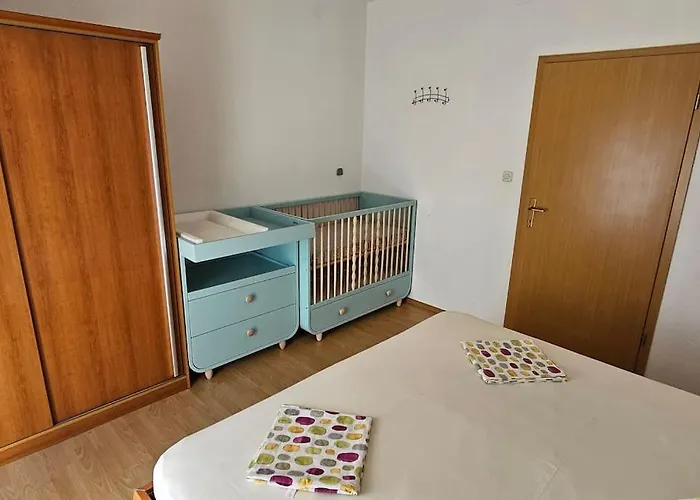 Apartman 4-bedroom Family Paradise With View