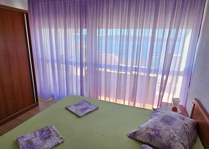 4-bedroom Family Paradise With View