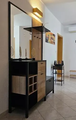 Apartman 4-bedroom Family Paradise With View Trogir