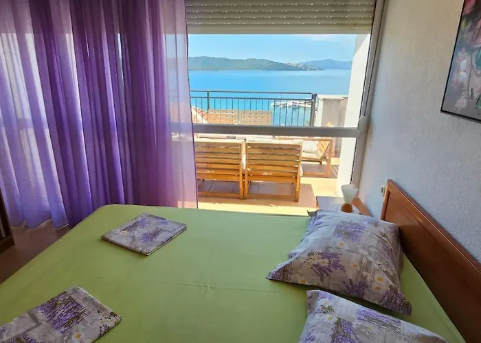 4-bedroom Family Paradise With View Apartmán Trogir