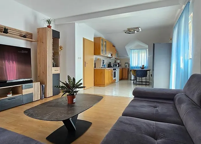 Apartmán 4-bedroom Family Paradise With View