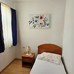 Apartment 4-bedroom Family Paradise With View