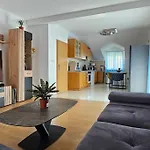 Apartment 4-bedroom Family Paradise With View